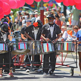 Parade on the Circle
