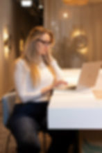 Lépj kapcsolatba a StrategEase csapatával, hogy hatékony social media stratégiát és tartalomtervet kapj.