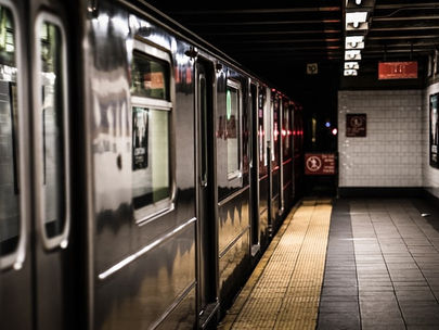 REGRESA EL SERVICIO DE 24 HORAS EN EL SUBWAY DE NUEVA YORK
