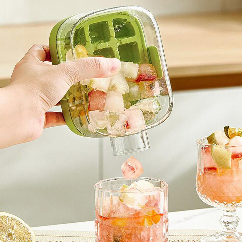 Thumbnail: Ice cube trays with lids and straws, easy to unmold.
