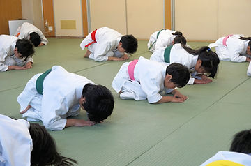 礼儀が身に付く合気道