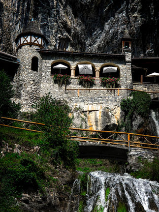 Castello near the St. Geatus Caves