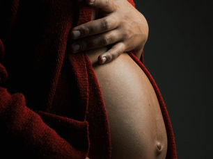 Femme enceinte de profil