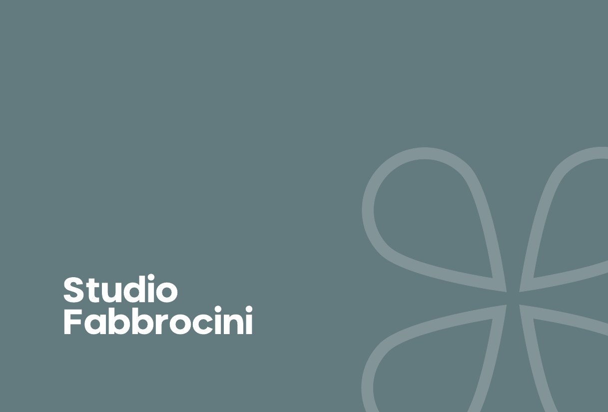 La gift card dello Studio Fabbrocini, verde salvia con il quadrifoglio
