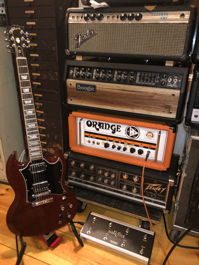 Guild through orange Amp
Everybody Luvs You