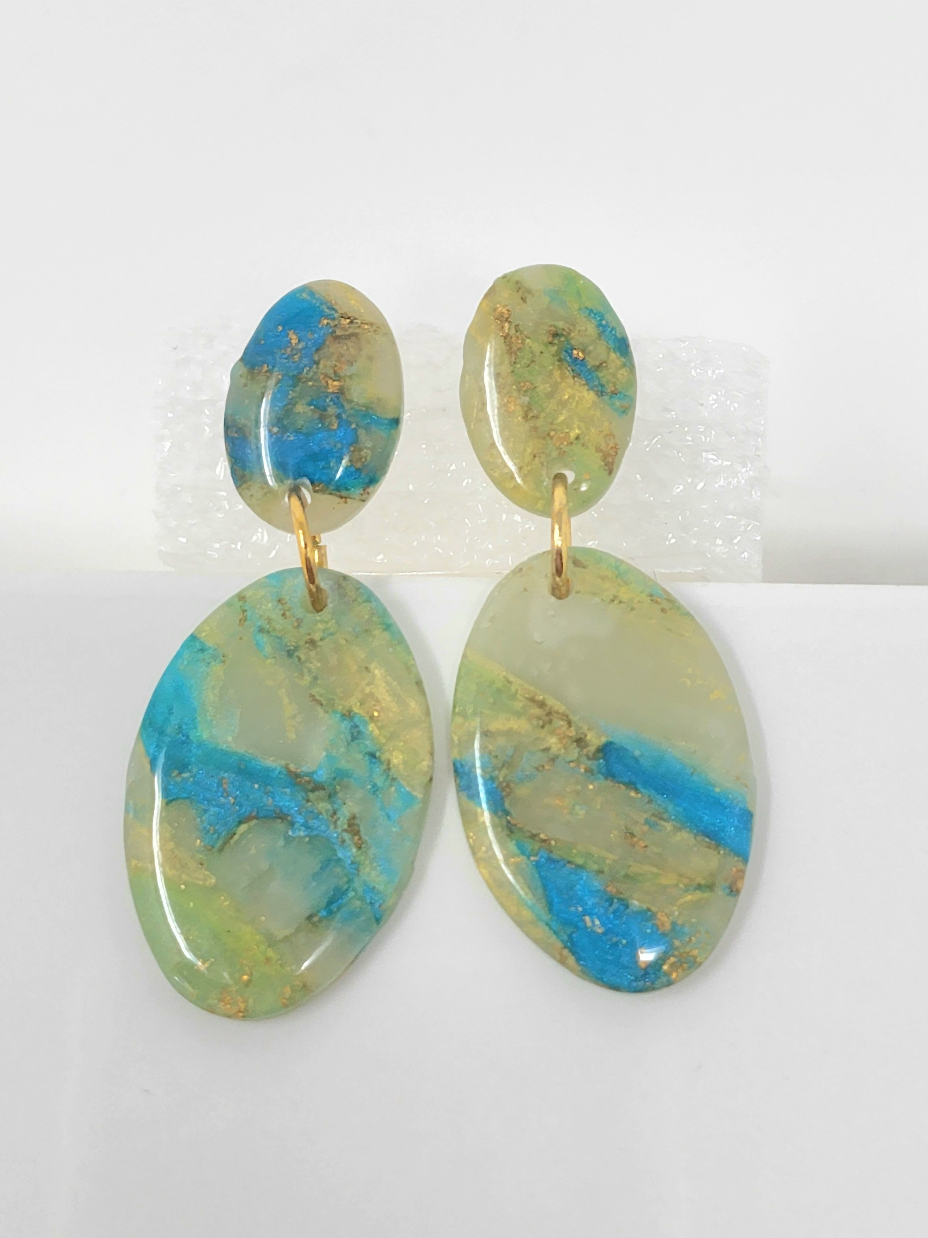 Josephine in a medium oval 