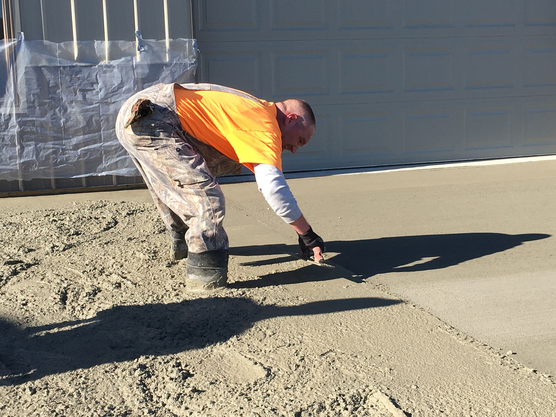 2017_12_01 Pouring east slab 7