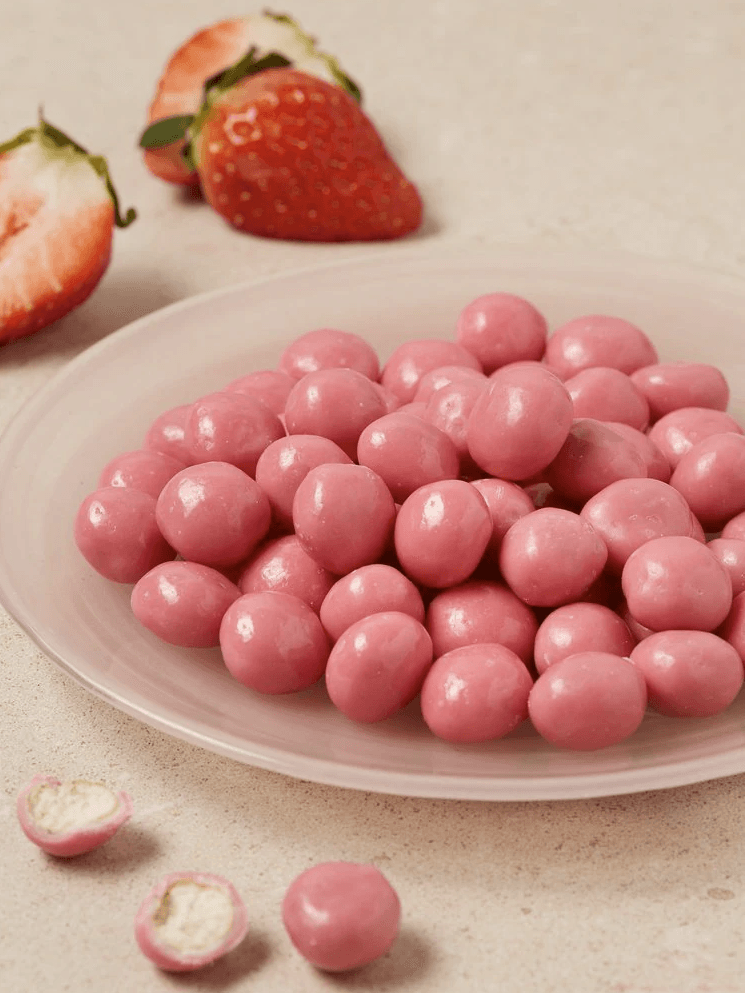 Thumbnail: Baskin Robbins Very Berry Strawberry Choco Ball – 1.12 oz (32 g)