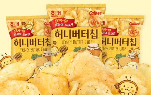 Haitai-Calbee Honey Butter Chip bags with close-up potato chips—popular Korean sweet-and-salty butter and honey flavored chips.