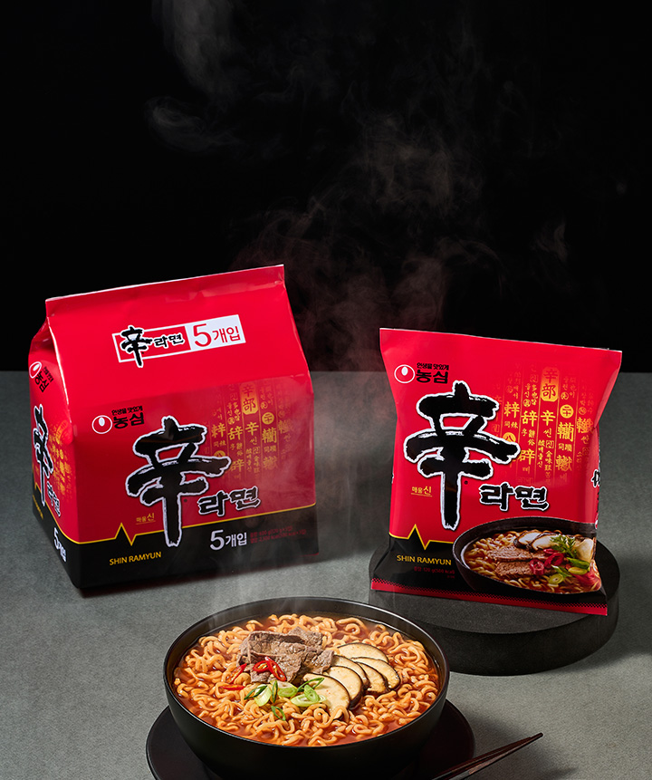 Shin Ramyun packs and bowl