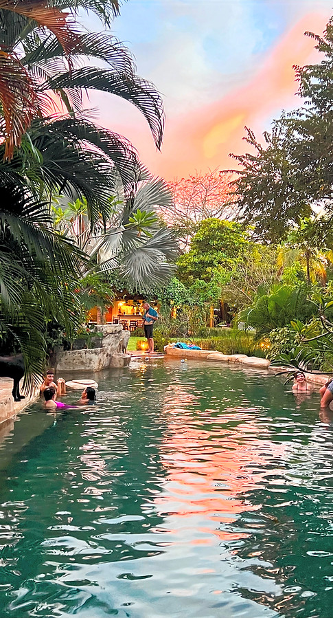 Piscine au Latica Lodge