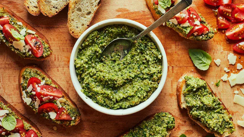 pesto-antigaspillage-queues-asperges.webp