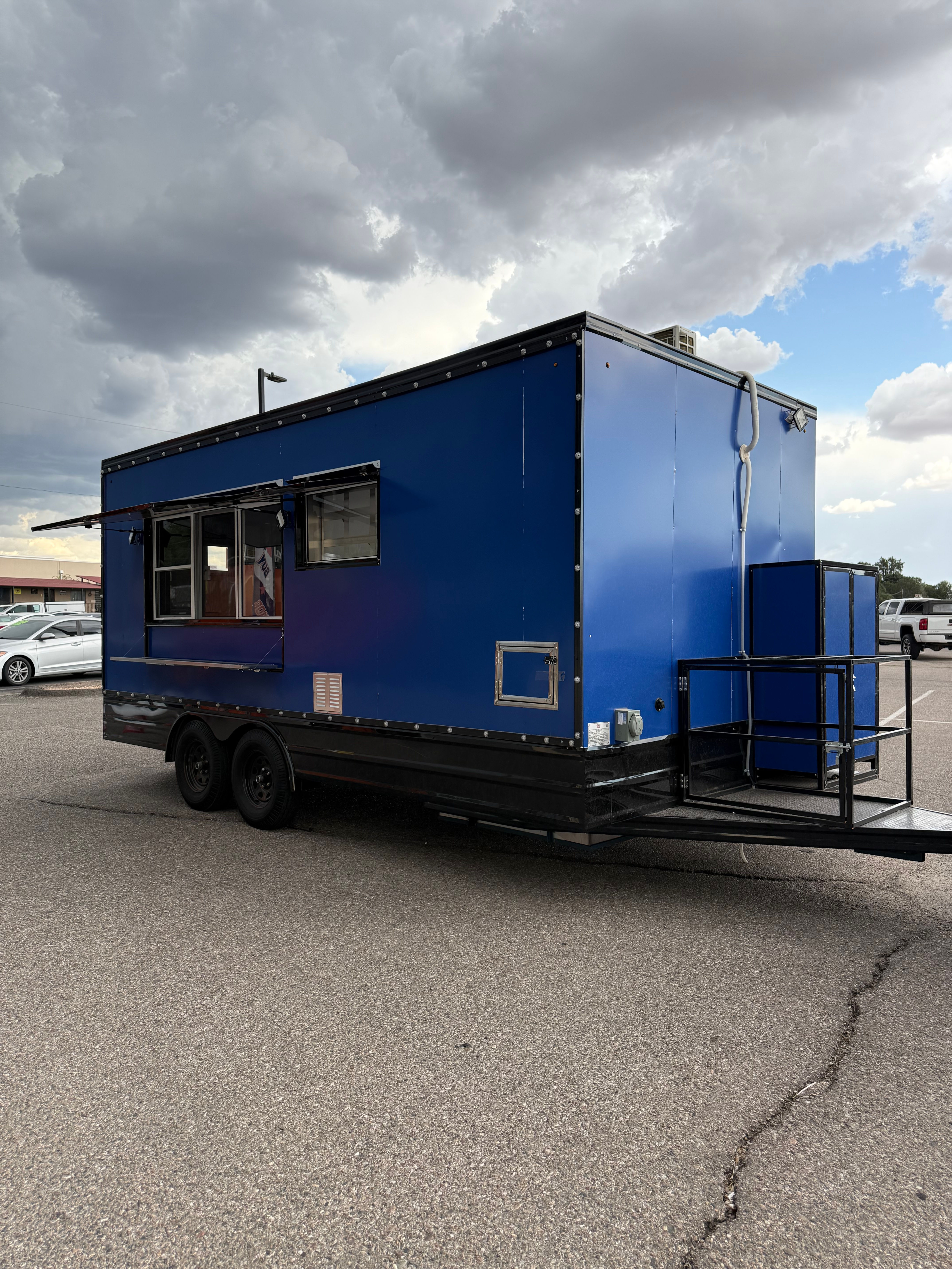 18'x8.5' Food Trailer(FULLY EQUIPPED)