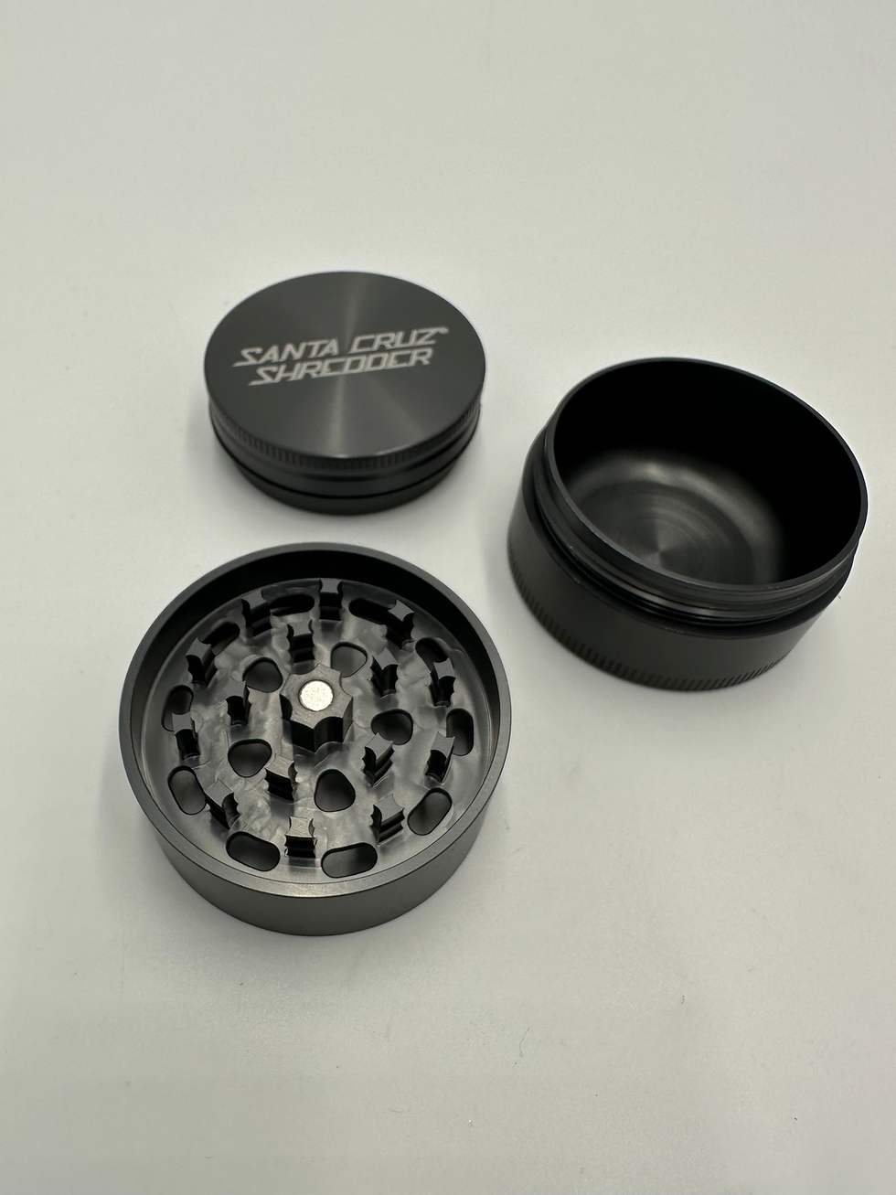 Miniaturbild: Santa Cruz Shredder 3 Piece Grinder small 