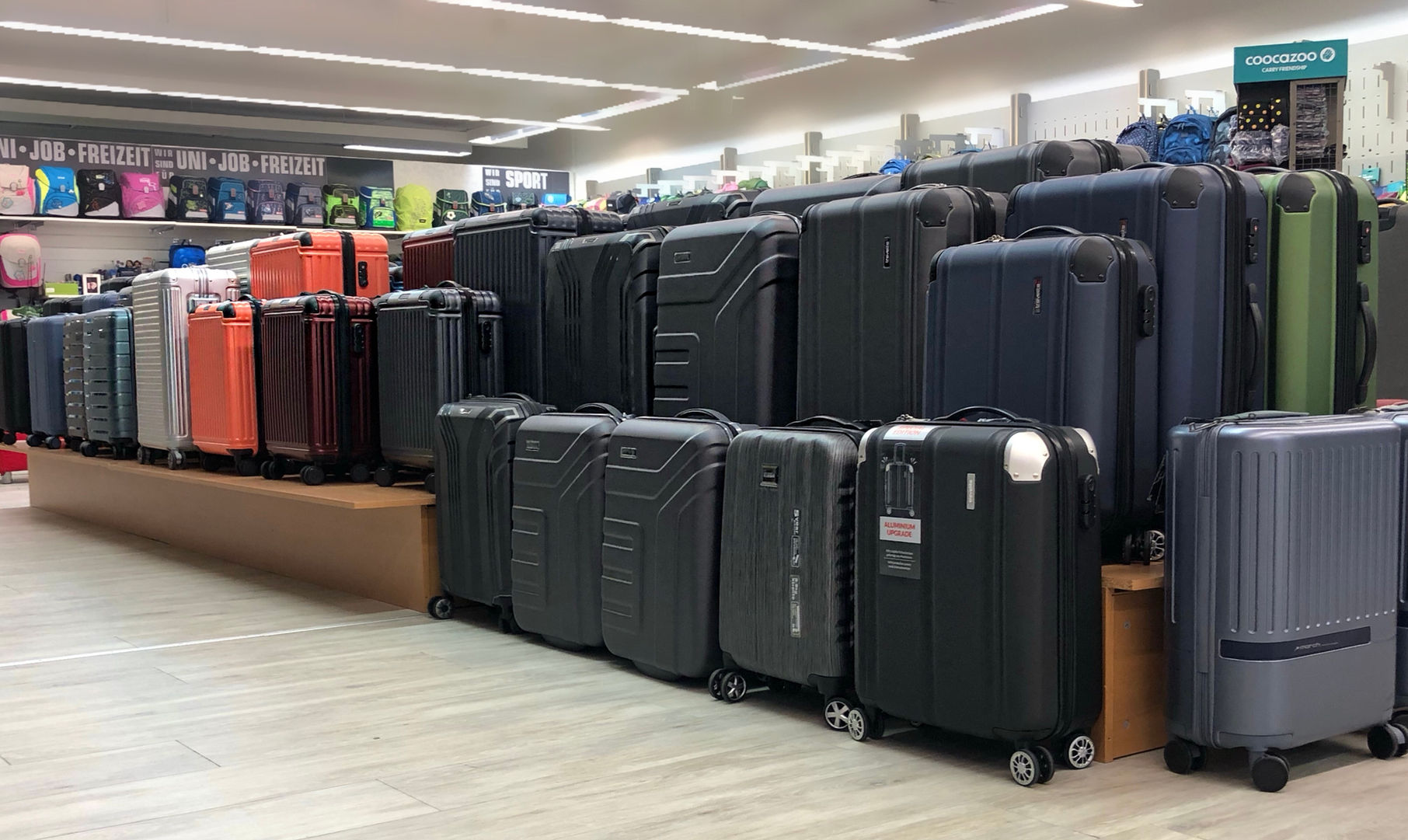 Sicht auf Koffer im Schulranzen Fachcenter Aachen