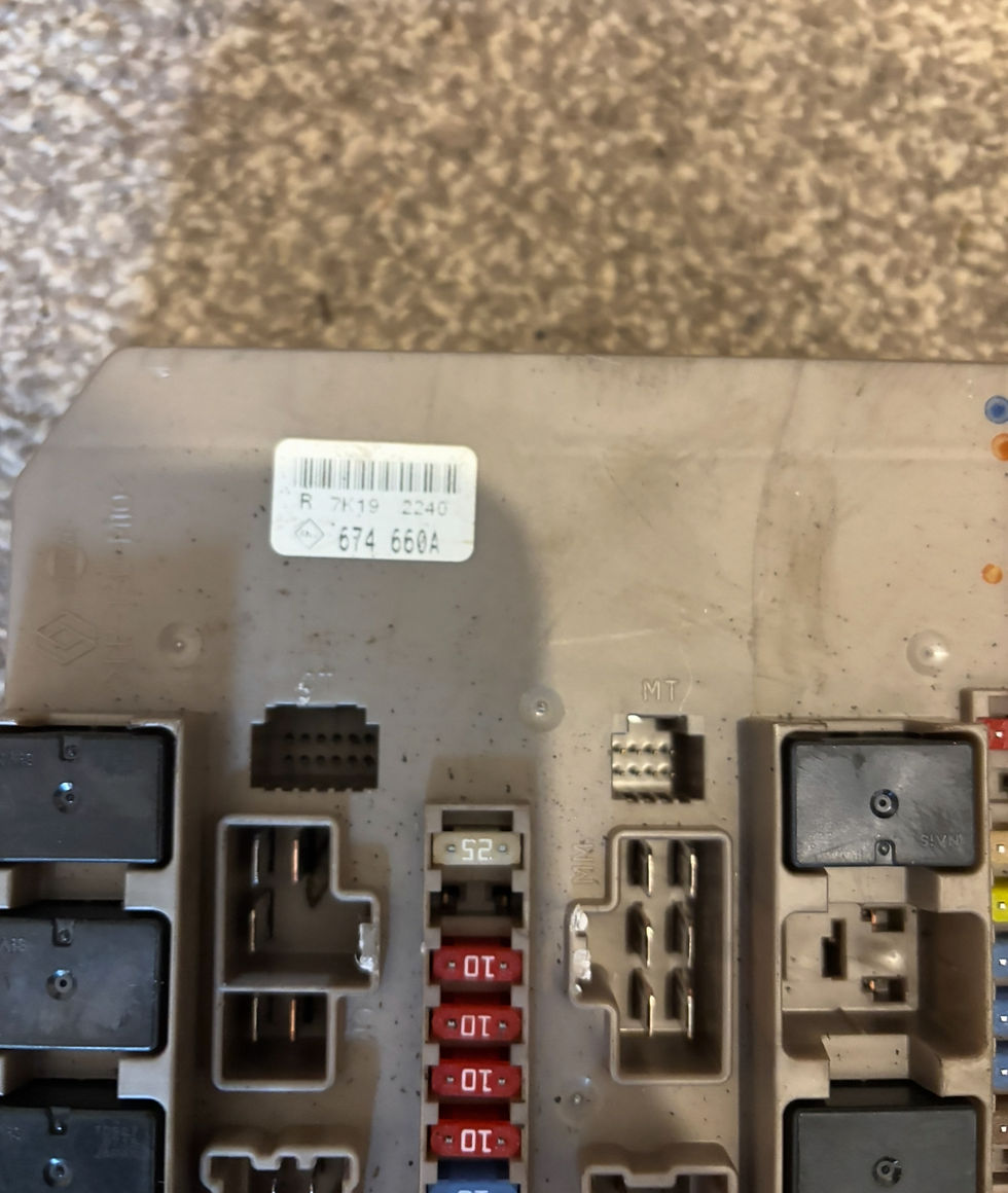 Thumbnail: Renault Clio Fuse Box 674660A Genuine OEM Engine Bay Fusebox Relay Module