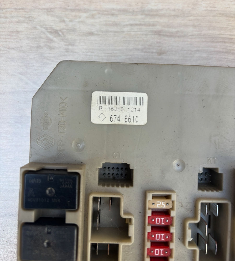 Thumbnail: Renault Clio MK3 / Clio III Fuse Box Engine Bay Fusebox Control Unit 674661C OEM