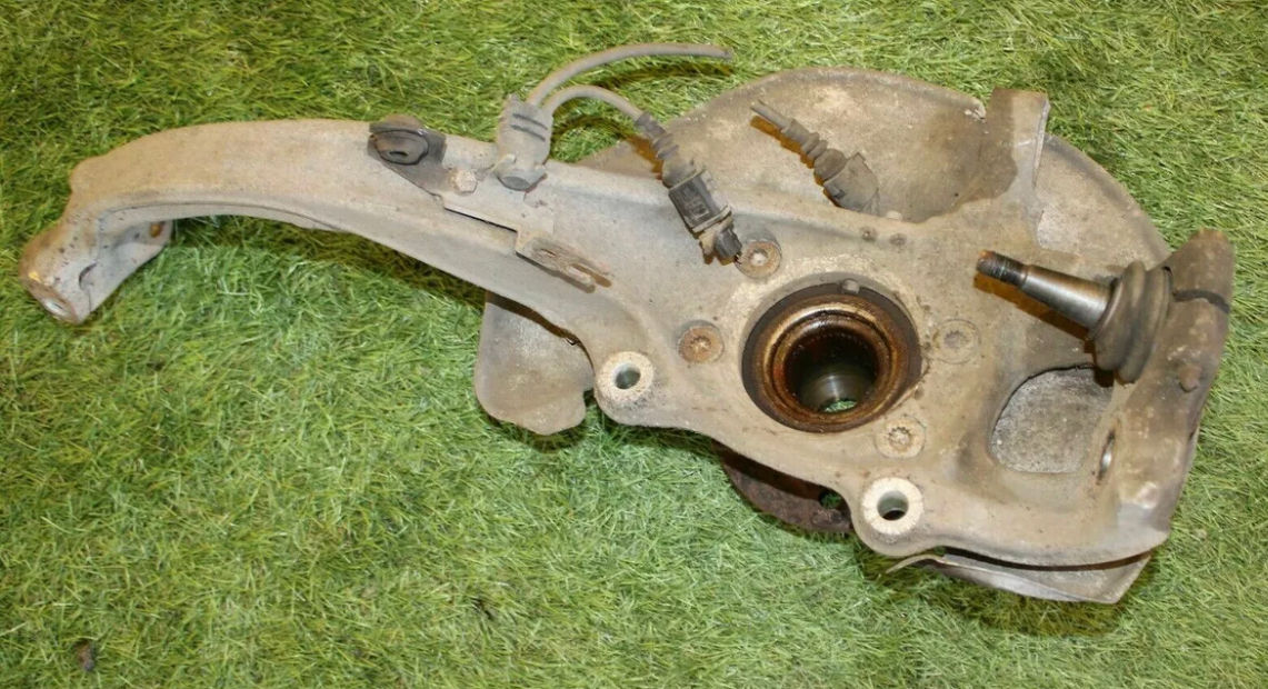 Audi A4 Avant 2.0 TDI B8 FRONT HUB Passenger Left 8K0407258G