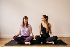 Yogatherapie Hausbesuch in Berlin-Zehlendorf – private Yogaeinheit mit individueller Betreuung