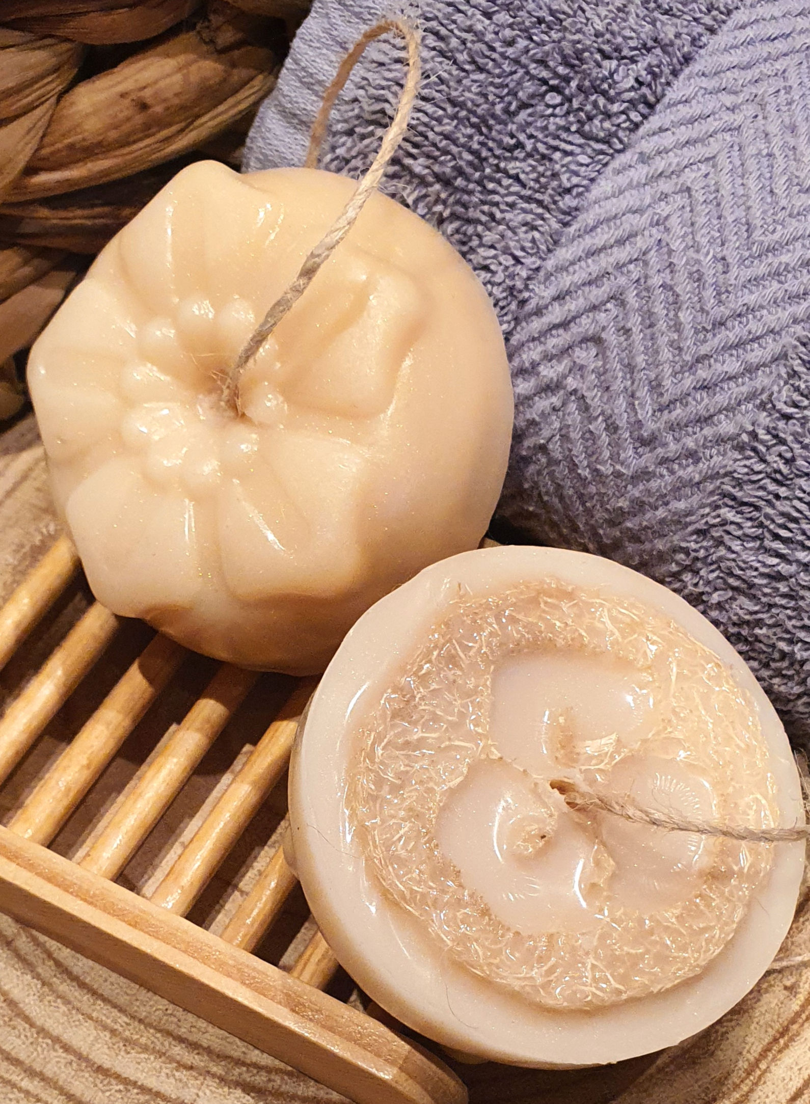 Jabón de vainilla y caléndula con Esponja de Lufa