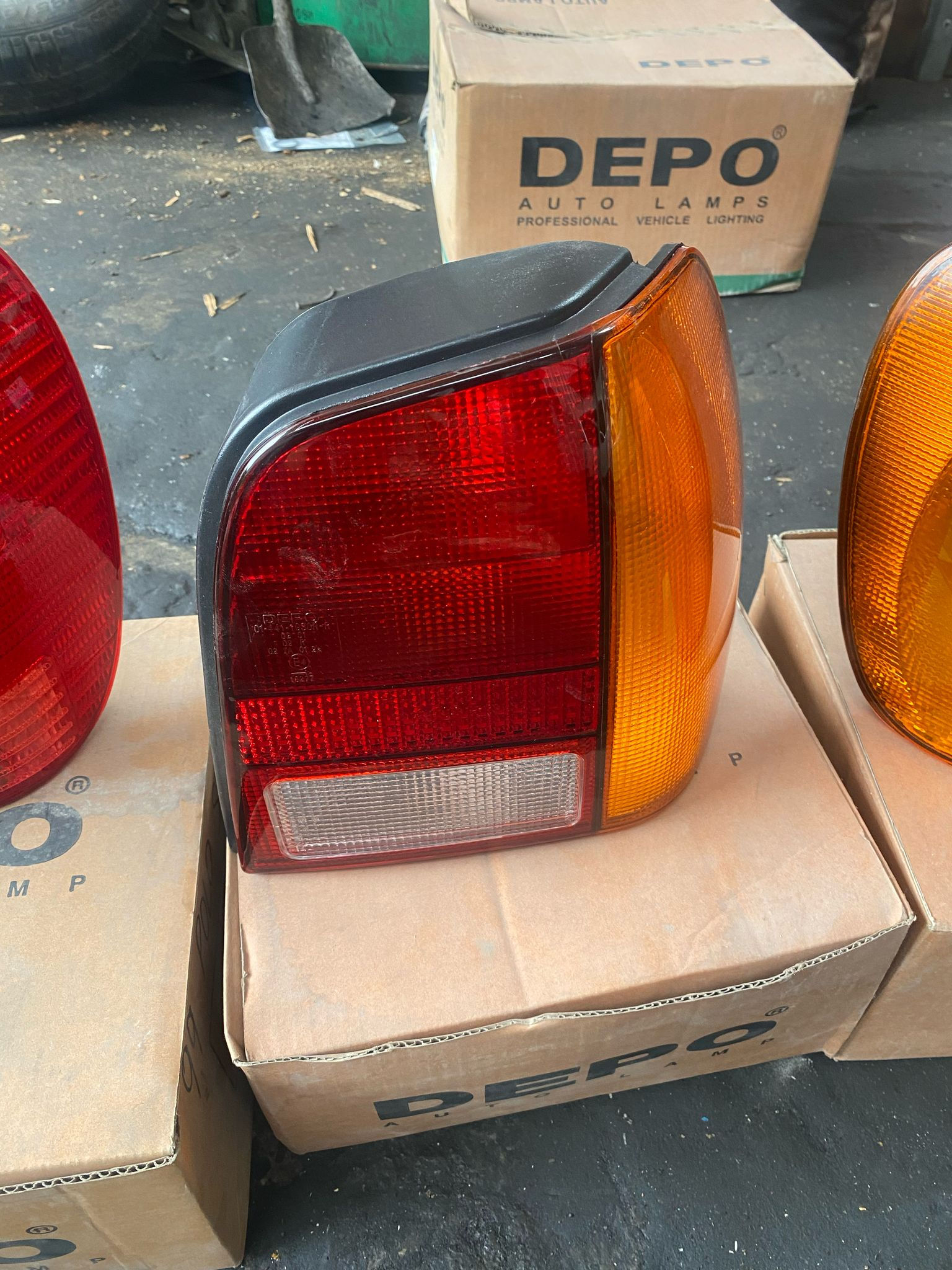 VW Polo HB Sıfır Sağ Stop Lambası - Ankara Volkswagen Yedek Parça