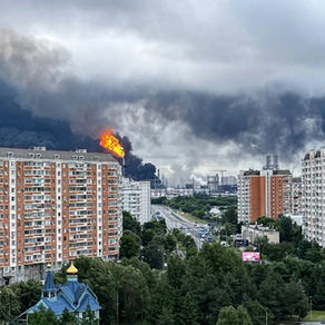 Ukraine Bombards Moscow, Breaking Through Russian Defenses