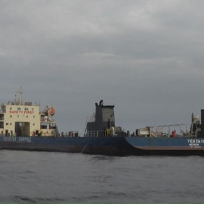 US Blockades Strait of Hormuz, Tankers Trapped