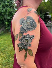wrapped-in-plastic-ink-peony-botanical-blackgrey-color-tattoo-orange-county.png