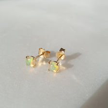 Boucles d'oreilles Opales sur or jaune 750, Atelier création Sôma lithothérapie, création 
