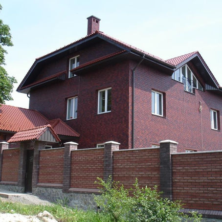 Жилой дом с гаражом