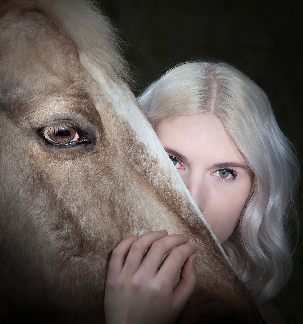 EYES_Copyright_LIGHT AND LARA