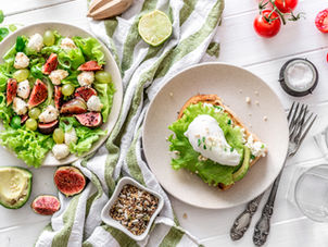 Morning Harvest Salad with Figs, Mozzarella, and Grapes