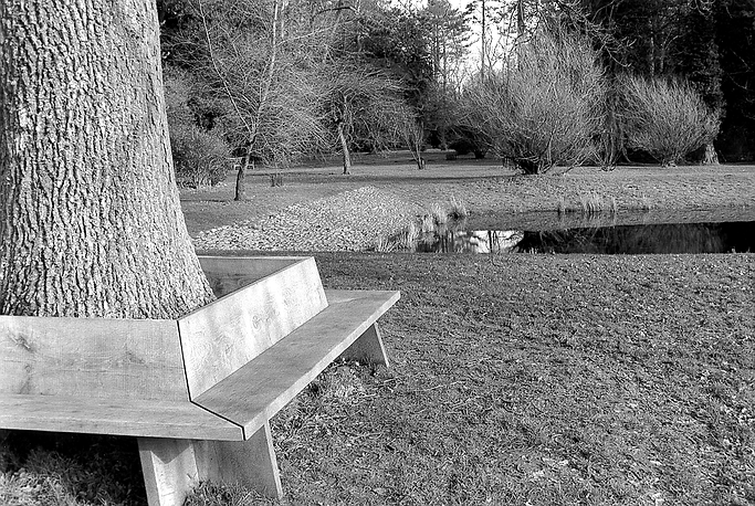 PL Outdoor bench to fit in with existing Dew Pond in English.TIF