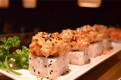 creamy tempura prawn on spicy tuna roll.jpg