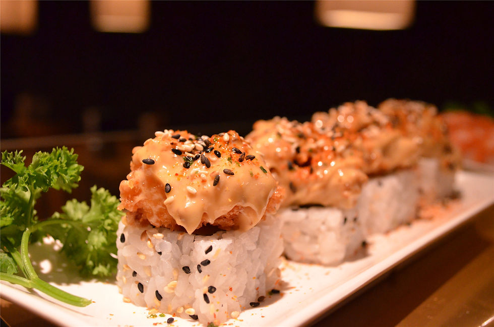 creamy tempura prawn on spicy tuna roll.jpg