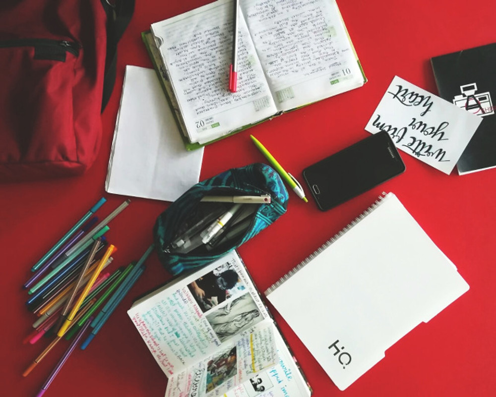desk (1)-01