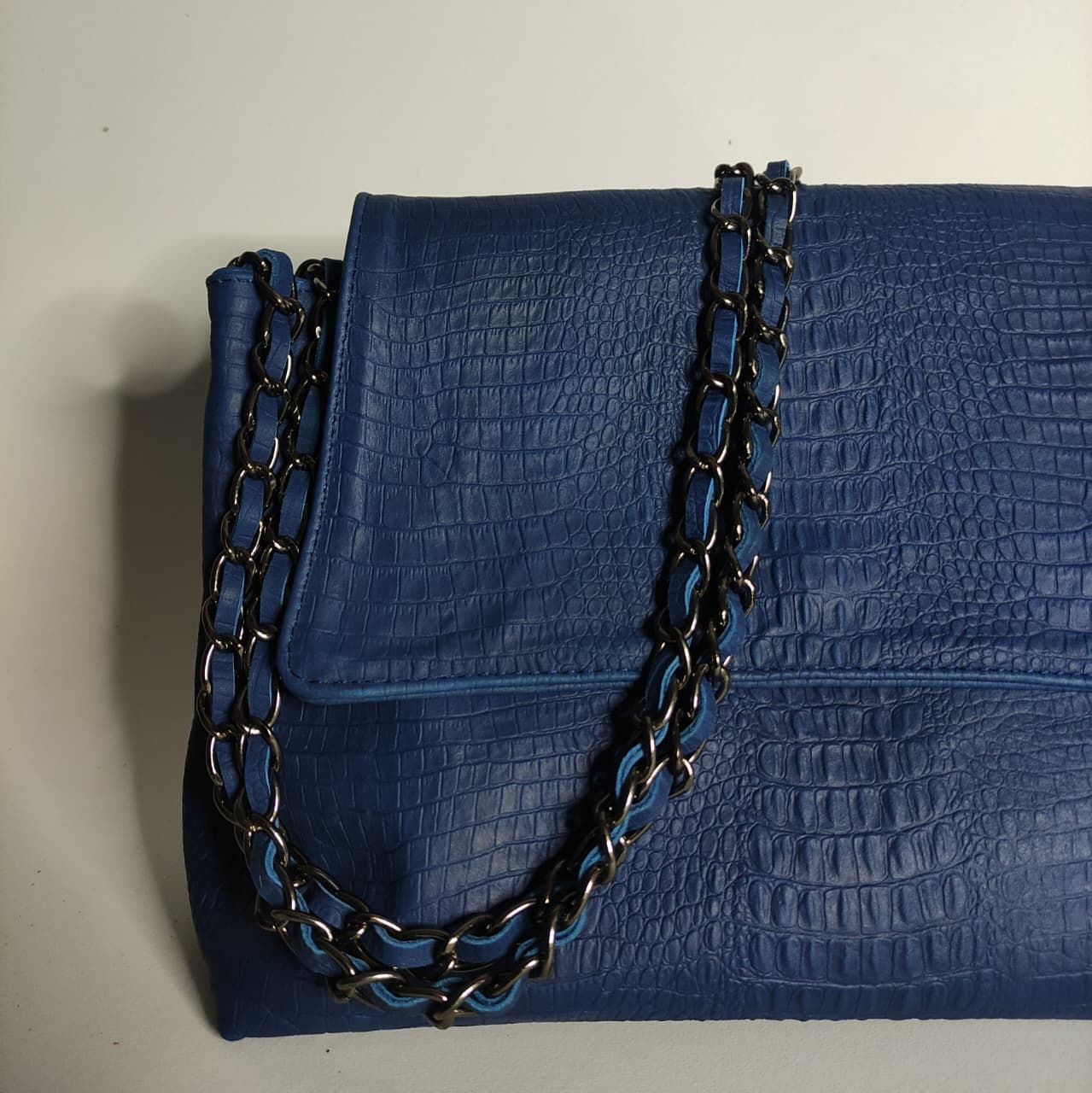 BAGUETTE SABINA - Azul Klein Cocodrilo