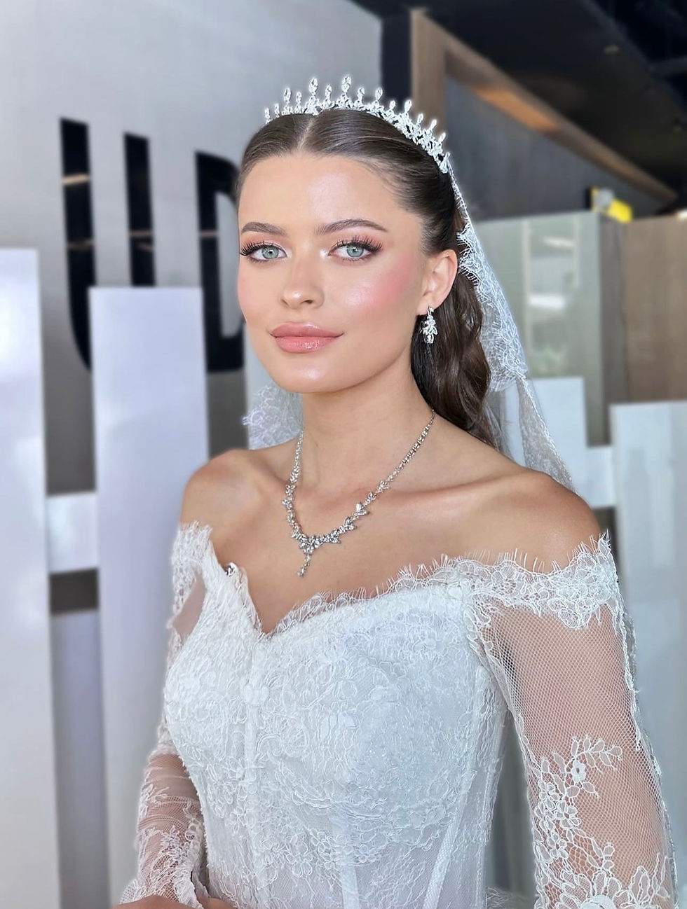 Her gelin kendi hikâyesinin en güzel günü olan düğününde kusursuz görünmek ister.