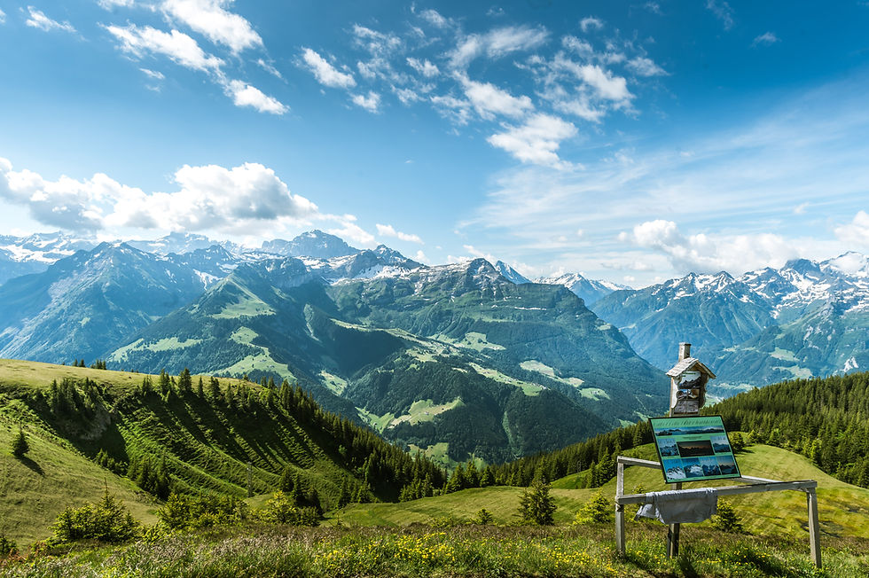 Hueenderegg_Panorama_Eggberge.jpg