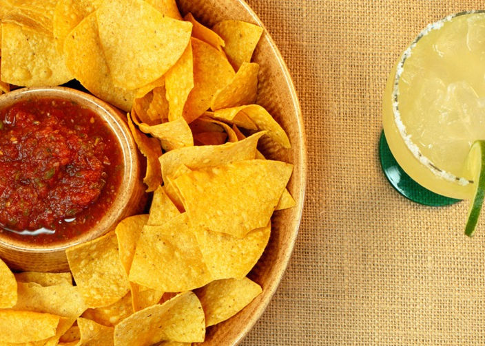 Nachos%20%26%20Salsa_edited.jpg