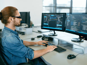 Pros and Cons of Working in IT