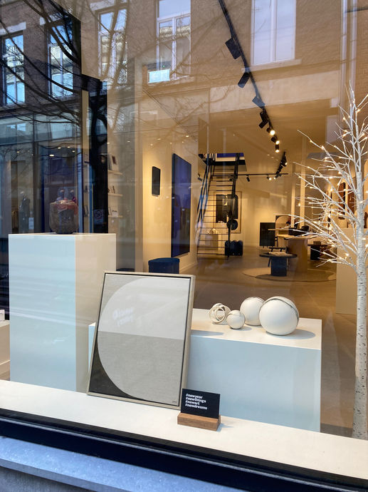 ASHES 
EXHIBITION 
KOBALT GALLERY 
FREDERIQUE VANVLASSELAER
PORCELAIN ART STUDIO