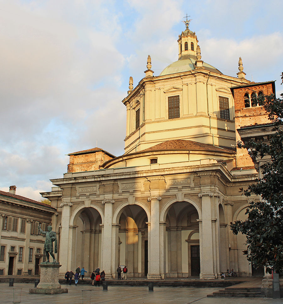 Basilica San Lorenzo: touristic and local attraction
