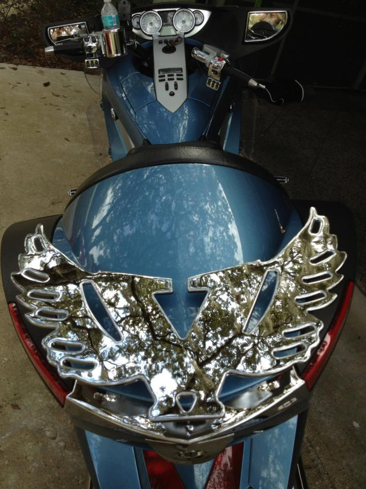 Vision Winged V Rack for Trunk & Backrest victorymotorcycles