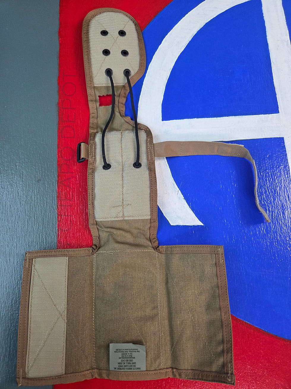 Thumbnail: Pre-MSA Paraclete Large Universal Radio Pouch