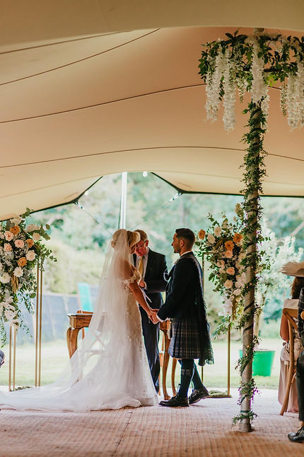 Colleen_Ross_August_wedding_2_veila_wray_floristry_design.jpg