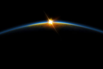 Eclipse--Lunar-sunrise-000014188623_Medi
