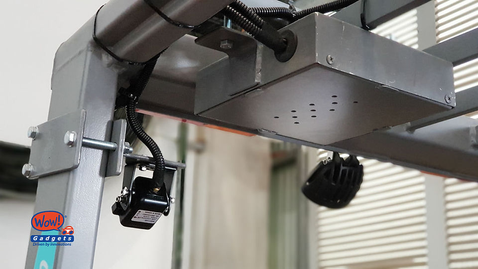 Enclosed Mobile DVR and rear camera