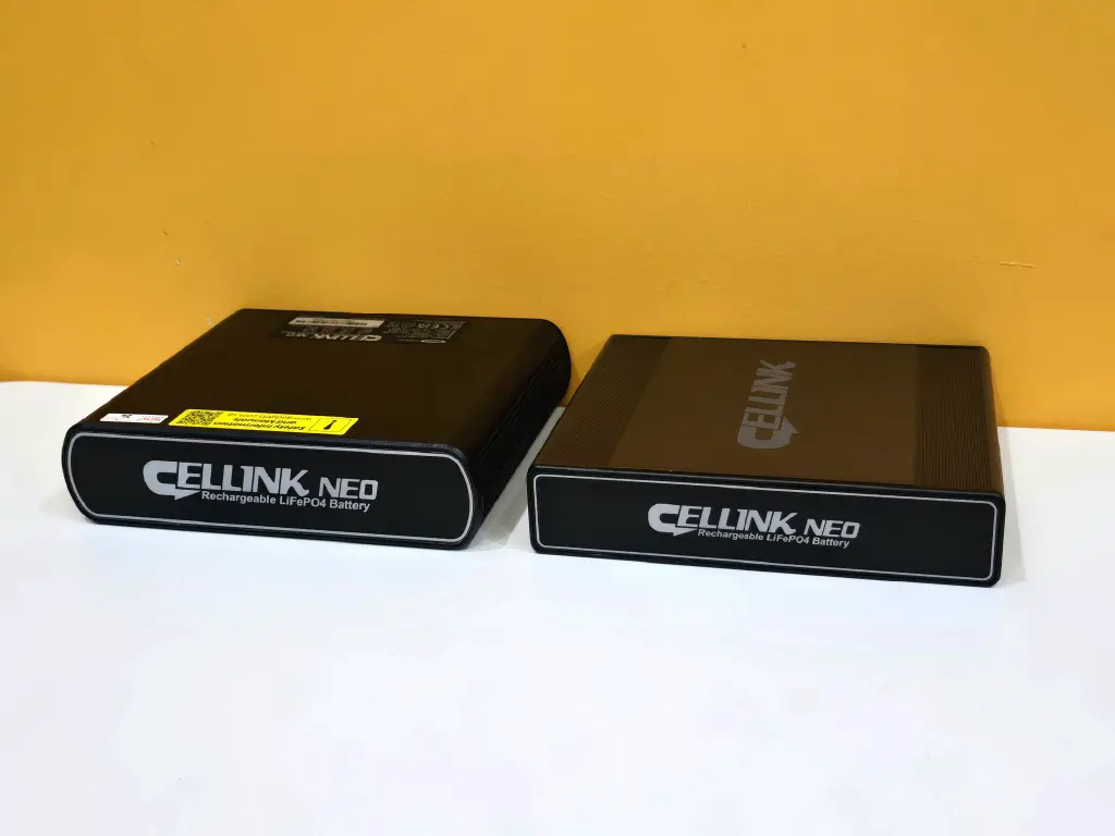 NEO 5 (left) vs. NEO 5S Side view