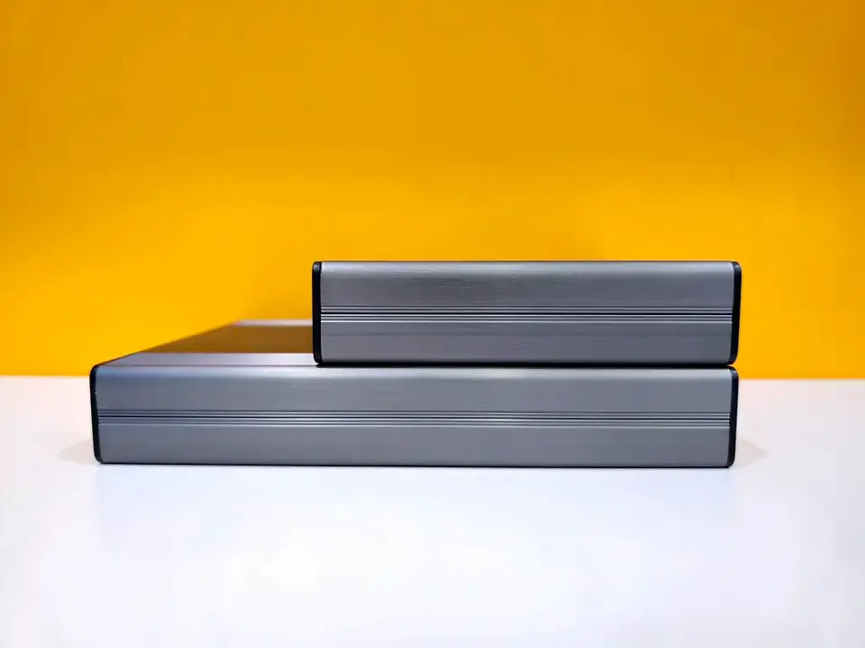 NEO 8+S (bottom) vs. NEO 5S